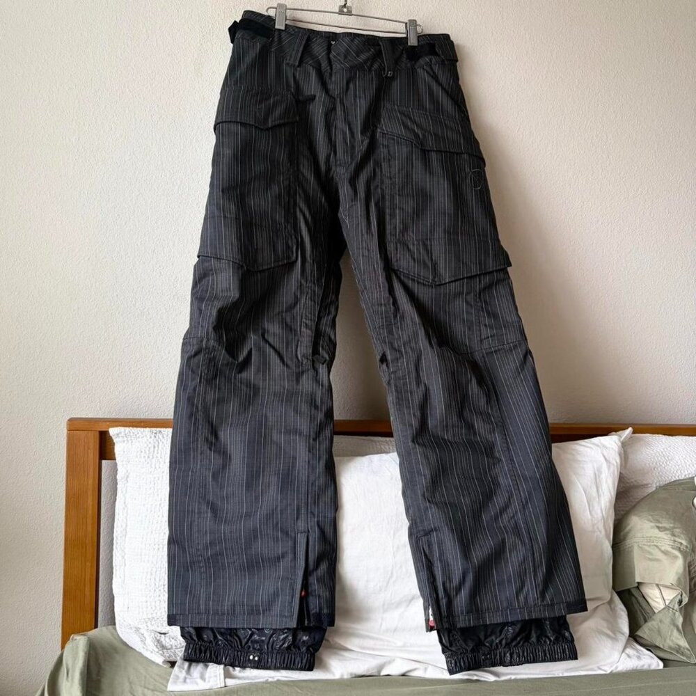 Vans Off The Wall black pinstriped snowboard pants RARE men's medium